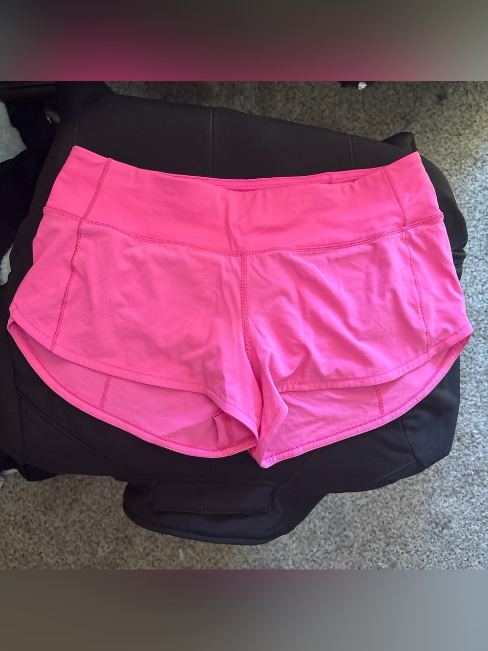 Lululemon speed up shorts - size 6